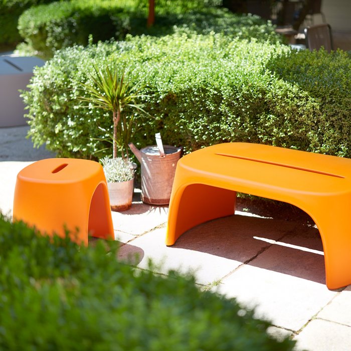 Прочные долговечные скамейки из полиэтиленовых пакетов